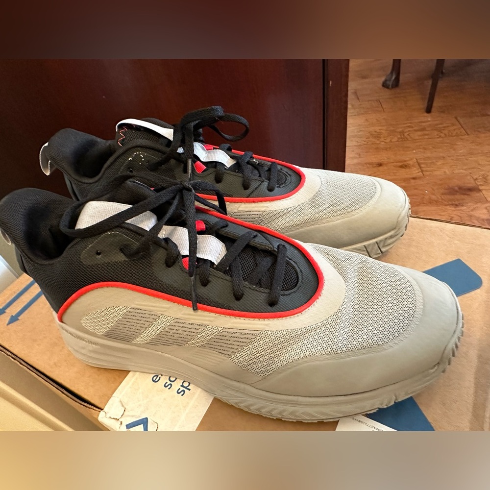 Men’s Adidas sz 11
